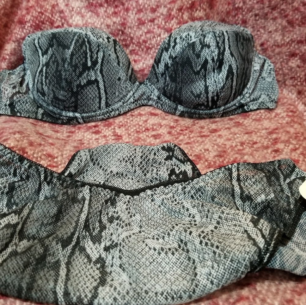 Italian - Nefer Bra & Panty Set